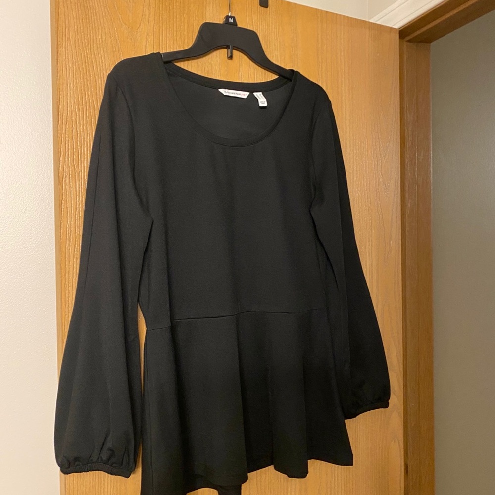 Women’s polyester peplum blouses.